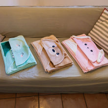 Afbeelding in Gallery-weergave laden, Legami Cosy Hugs! - Hooded blanket - Teddy Bear
