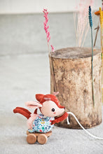 Afbeelding in Gallery-weergave laden, Lilliputiens - trekfiguur Stella het hertje - 83328
