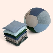 Afbeelding in Gallery-weergave laden, Little Botanic Label - Sensorische pittenzakjes - Green Jeans - 7 stuks
