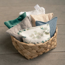 Afbeelding in Gallery-weergave laden, Little Botanic Label - Sensorische pittenzakjes - Green Jeans - 7 stuks

