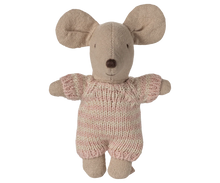 Afbeelding in Gallery-weergave laden, Maileg  Baby mouse in carry cot - Rose 17-5004-00
