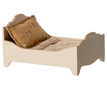 Afbeelding in Gallery-weergave laden, Maileg bed voor muis off white 11-5004-00
