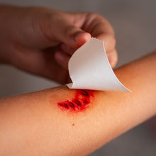 Afbeelding in Gallery-weergave laden, Legami Halloween - Temporary Face and Body Tattoos Scars
