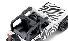 Afbeelding in Gallery-weergave laden, SIKU 1546 - Jeep® Wrangler "Safari"

