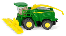 Afbeelding in Gallery-weergave laden, SIKU 1794 - John Deere 8500i maïshakselaar
