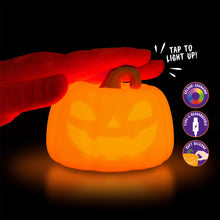 Afbeelding in Gallery-weergave laden, Legami Halloween - Rechargeable LED Light in Silicone - Soft Dreams Pumpkin
