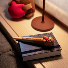 Afbeelding in Gallery-weergave laden, Legami Valentijn - Always In My Heart Teddy Bear Squishy Gel Pen - Squeezies
