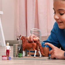 Afbeelding in Gallery-weergave laden, Schleich Horse Club - Sofia's paardenwasplaats - 42792
