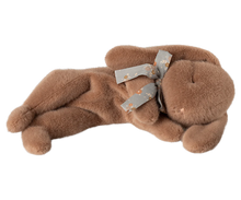 Afbeelding in Gallery-weergave laden, Sleeping bunny plush, Small - Soft brown 16-5990-01
