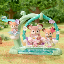 Afbeelding in Gallery-weergave laden, Sylvanian Families 5801 - Deer Babies floral swing set
