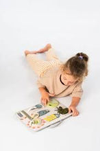 Afbeelding in Gallery-weergave laden, Taf Toys Snap 'n Learn Board - 13485
