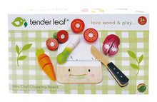 Afbeelding in Gallery-weergave laden, Tender Leaf Toys houten snijplank Mini Chef
