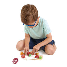 Afbeelding in Gallery-weergave laden, Tender Leaf Toys houten snijplank Mini Chef
