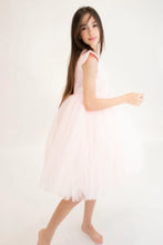 Afbeelding in Gallery-weergave laden, Yuko B. prachtige jurk Fiona rose - maat 6-8 jaar/130 cm
