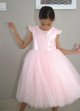 Afbeelding in Gallery-weergave laden, Yuko B. prachtige jurk Fiona rose - maat 6-8 jaar/130 cm
