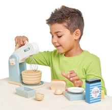 Afbeelding in Gallery-weergave laden, Tender Leaf Toys Home baking set - houten bakset met mixer
