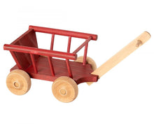 Afbeelding in Gallery-weergave laden, Maileg Wagon micro Dusty Red, mini bolderwagen rood  11-9005-02
