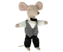 Afbeelding in Gallery-weergave laden, Maileg poppenhuis muizen Waiter Mouse, ober muis 17-2201-00
