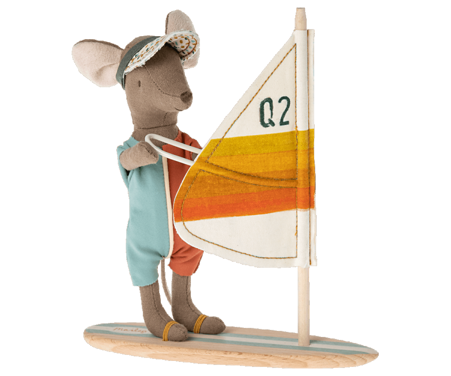 Maileg Beach Mouse, Strand muis surfer grote broer muis 17-2207-00