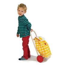Afbeelding in Gallery-weergave laden, Tender Leaf Toys Marktdag - Boodschappentrolley geel
