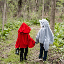 Afbeelding in Gallery-weergave laden, Great Pretenders verkleedcape Woodland Sprookjes Roodkapje cape, maat 4-6 jaar
