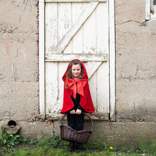 Afbeelding in Gallery-weergave laden, Great Pretenders verkleedcape Woodland Sprookjes Roodkapje cape, maat 4-6 jaar
