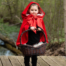 Afbeelding in Gallery-weergave laden, Great Pretenders verkleedcape Woodland Sprookjes Roodkapje cape, maat 4-6 jaar

