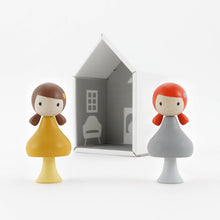 Afbeelding in Gallery-weergave laden, Clicques Girls,houten magnetische meisjes popjes - Emma &amp; June
