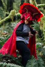 Afbeelding in Gallery-weergave laden, Great Pretenders dinosaurus cape - Triceratops rood - 56775
