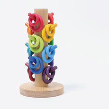 Afbeelding in Gallery-weergave laden, Grimm&#39;s houten sorteerhulp bouwringen Regenboog - 10162
