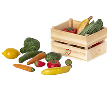 Afbeelding in Gallery-weergave laden, Maileg houten krat met groenten en fruit 11-1307-00
