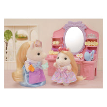 Afbeelding in Gallery-weergave laden, Sylvanian Families Pony&#39;s kapsalon - 5642
