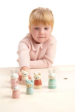Afbeelding in Gallery-weergave laden, TenderLeaf Toys - Merrywood Tales family - houten speelset konijntjes
