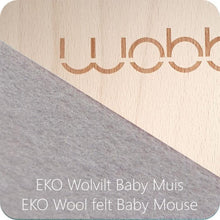 Afbeelding in Gallery-weergave laden, Wobbel Original blank gelakt - vilt Baby Mouse Baby muis
